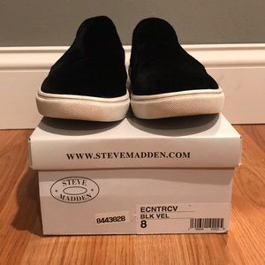 Steve Madden black velvet slip-ons